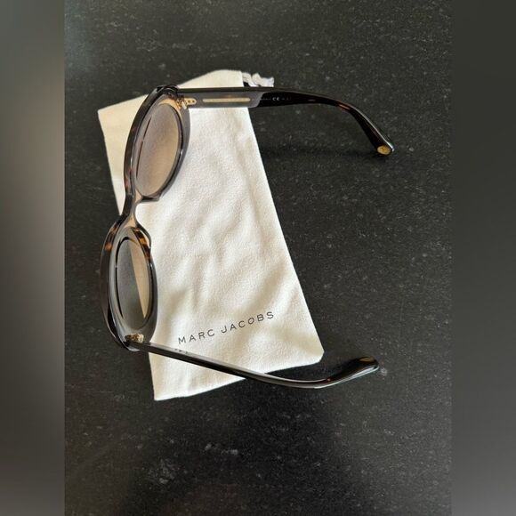Marc Jacobs Sunglasses - Picture 3 of 7